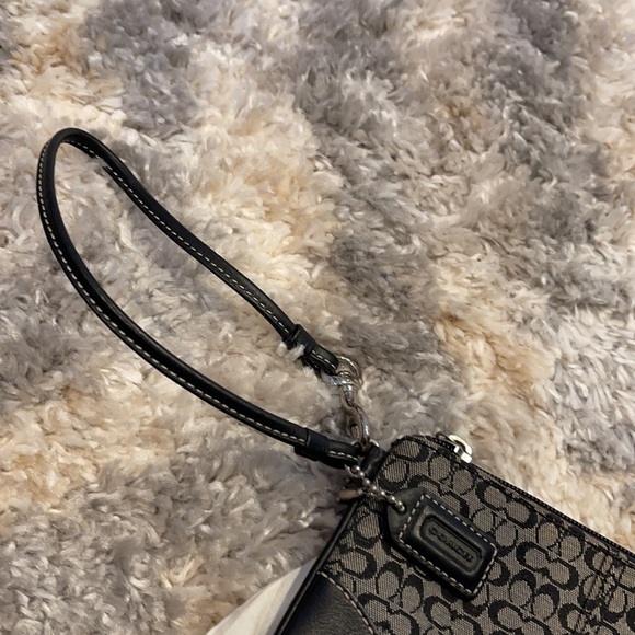 Coach wristlet - Picture 2 of 3